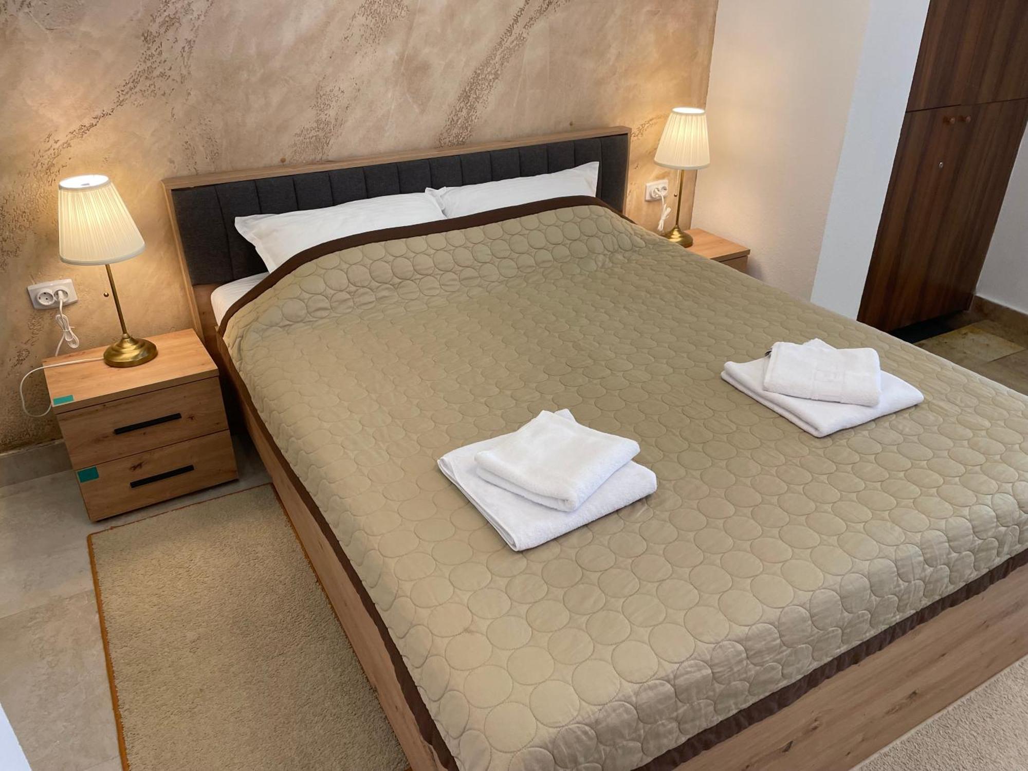 Bora Apartmani - Free Parking - City Center Vranje Kültér fotó