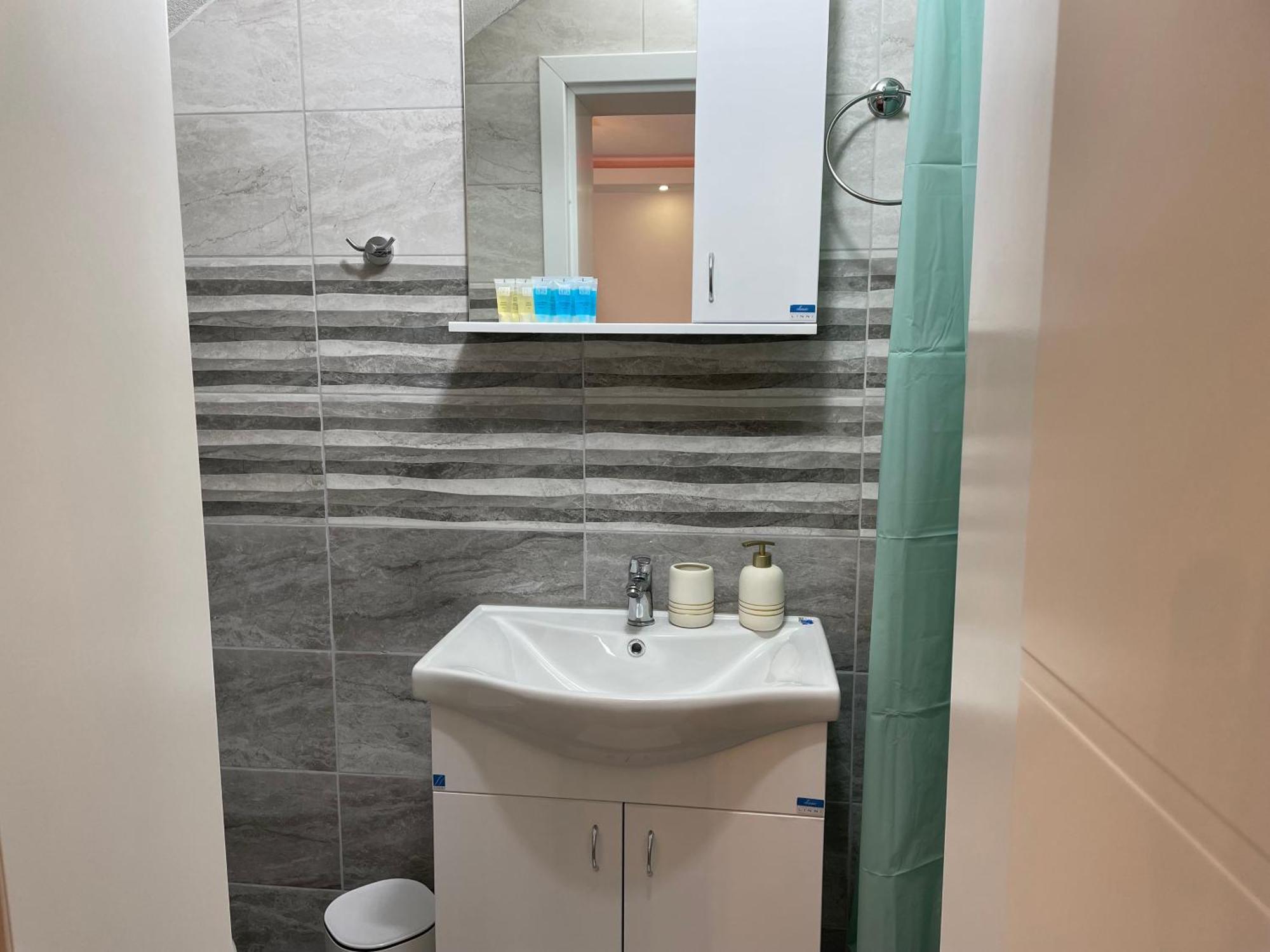 Bora Apartmani - Free Parking - City Center Vranje Kültér fotó